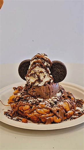 It’s been wild. It’s been messy. It’s been MADNESS. But all good things come to an end.. BennettMinute Madness Funnel Cake leaves end of October. Don’t be the one who says “I was gonna try it.” | Scoop'd