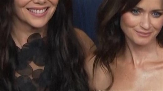 Gilmore Girls reunite at Emmys