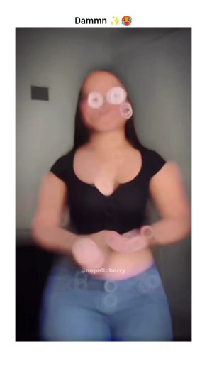 Styling Tips: Cropped Tops and High-Waisted Jeans