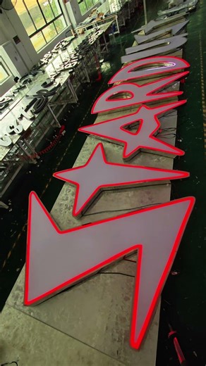 New look for your shop, no old signs needed.#SignFactory#IlluminatedSign #StoreDesign #Shop upgrade