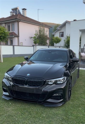 Explore BMW Motorsport in Berlin: All Black G20