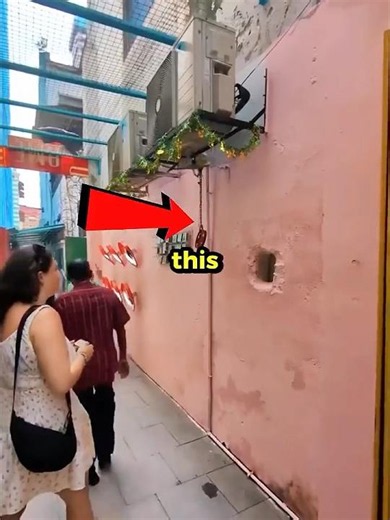 The Strangest Coffee Shop Ever 😂