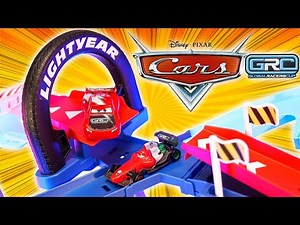 DISNEY CARS Circuit de Course Super Saut GRC McQueen est de retour
