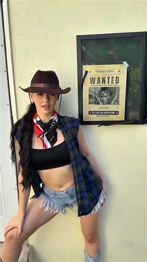 Lavinia on Instagram: "Catch me in Tobago on the road with @carnival_fogangels_tobago 🤭🤠 who’s gonna get the prize?💰lol 🎉✨ 𝐓𝐎𝐁𝐀𝐆𝐎 𝐂𝐀𝐑𝐍𝐈𝐕𝐀𝐋 𝟐𝟎𝟐𝟓 ✨🎉 🚀 These are the 𝐌𝐔𝐒𝐓-𝐆𝐎 events on our calendar 💃🏽🕺🏽 💥 𝐒𝐓𝐈𝐍𝐊 & 𝐃𝐔𝐓𝐓𝐘 - Kick start the Carnival Weekend (𝐃𝐔𝐓𝐓𝐘) 🔥 𝐉’𝐎𝐔𝐕𝐄𝐑𝐓 – Paint, powder & pure freedom (𝑻𝒉𝒆 𝐖𝐈𝐋𝐃𝐄𝐒𝐓) 👑 𝐌𝐀𝐒 – Hit the road in full style & costume (𝑻𝒉𝒆 𝐏𝐫𝐞𝐭𝐭𝐢𝐞𝐬𝐭) 🏖️ 𝐁𝐄𝐀𝐂𝐇 𝐓𝐎 𝐁𝐄𝐀𝐂𝐇 𝐏𝐀𝐑𝐀𝐃�