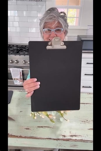 38K views · 994 reactions | Easy DIY bunny wreath! And you can change it up since it's a. clipboard. The reusable stencils make it easy to create more! I love creating more! | Refresh Restyle by Debbie Westbrooks | Facebook