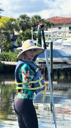 HODA JARRAH | ‎هر سال برای تولدم سعی می‌کنم یک تجربه جدید امتحان کنم. امسال نوبت پدل‌برد و تنیس هست 🤩 تولد ۴۵ سالگیم رسیده… و این ماه، ماه خودمه! 🎉💫 شما...‎ | Instagram