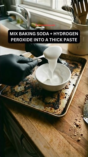 Tips4home on Instagram: "Old baking sheets don’t have to stay brown and greasy forever. This is the simple way I clean baking sheets and remove baked-on grease so they actually look new again. No fancy tools, just a method that works when regular washing doesn’t. Safe for uncoated aluminum and stainless steel baking sheets. Not recommended for nonstick-coated sheets (can damage coating). #bakingsheetcleaning #cleaningtips #cleanwithme"