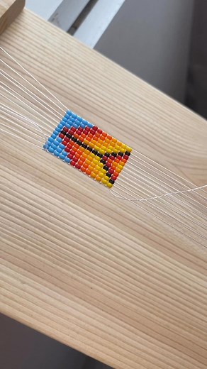 1.3M views · 23K reactions | How to beading one row of loom bracelet 瑱 #handmade #beads #miyuki #beadloom #beadwork #bracelet #relax #inspiration #beadloomweaving | MariVirra Handmade | Facebook