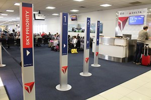 NEW BOARDING PROCESS: Delta Considers 'Poles With Signs on Them' to Be an Enhancement - View from the Wing