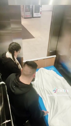 Corpse Prank🤣🤣#run#fyp #prank#hospital #usa