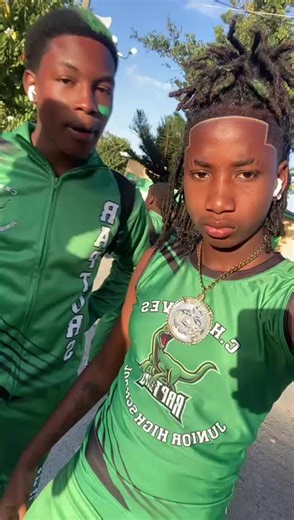 Exploring the Style of Men's Studs and Basketball Fashion