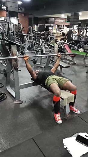 Le développé couché sauve 😈 #sports #benchpress #développécouché