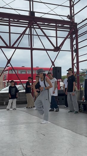 王宸尔 on Instagram: "とても楽しめた45s💕🤖🤪🎵 #popping #freestyle #robot #animation #battle #babyslow #tiktok #douyin #tiktokdance #dancer #抖音短视频 #dancechallenge #dancevideo #ダンス #ロボット #ロボットダンス #踊ってみた #日常 #ダンサー #インフルエンサー"