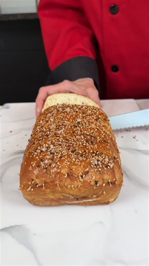 Easy Everything Bagel Bread | Robyn Q