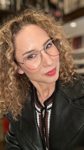 Carla Rockmore on Instagram: "Fall is almost here, and while I’m ready to trade in the heat, I’m not ready to let go of my favorite boho dress just yet! The secret? A fabulous black leather jacket. It adds just the right amount of edge while making that summer staple completely fall-ready. Because who says you can’t bring a little summer into the cooler months? Fashion, my dear, is all about playing with layers—and fall is the perfect stage. 😎🍁 Dress: @me_andem Leather jacket: @susanbenderxhea