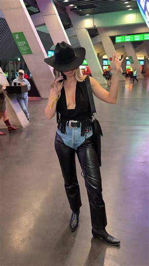 OOTD deets. #countryconcert #concerts #ashleighvlogs #ootd #westerfashion @COWBOY CALLING @Boot-Barn @AGOLDE @Free People