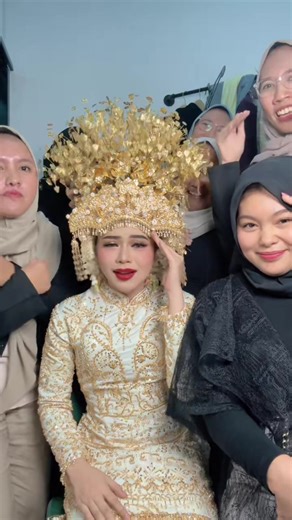 tor monitor ketua @LADY RARA ~ bersama tim balik layar prawedding rara ❤️ #ladyrara #ralovaindonesia #makeuppalembang #touchbyica #preweddingraralida