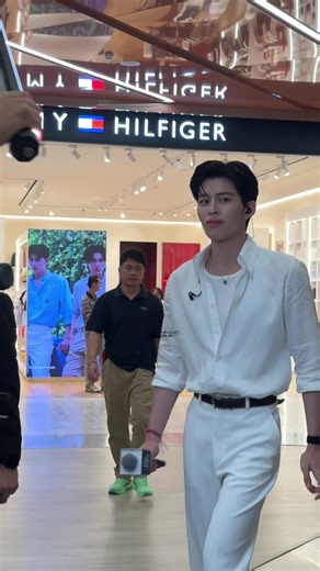 หล่อลอยมามากพ่อออ #ppnaravit #pondnaravit #OhJuicexPondNaravit