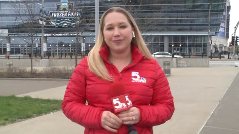 Security robots on loan for Frozen Four NCAA hockey tournament in St. Louis