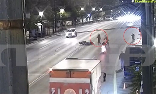 Νέο βίντεο από το τροχαίο δυστύχημα μπροστά από τη Βουλή – Τα δραματικά λεπτά που ακολούθησαν μετά την φονική σύγκρουση - The Indicator