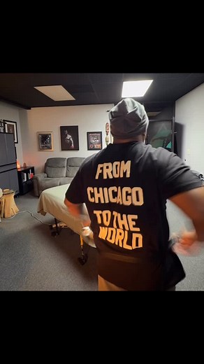 A rare look at some of the secret techniques I teach on rotator cuff and the surrounding compensation patterns that may restrict scapular mobility, thereby producing neck dysfunction. You’re welcome to borrow whatever techniques you catch. 🤔😉 Look Ma, no tools!! Just my hands! Passing on the knowledge!! #pnf #myofascialrelease #sportsmassage | Kneadz Work "Advanced Integrative Massage"