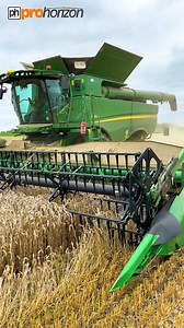 4.1M views · 10K reactions | Here is Steve in the John Deere S785i with the draper header cutting wheat this afternoon. A T Hill Ltd harvest 2021 #FarmingVideo #Harvest2021 #ProHorizon #britishfarming | Pro Horizon Farming Content | Facebook
