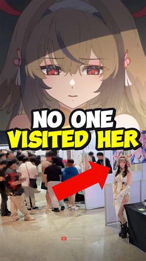 No One Visited Her Cosplay Booth Until This Fan Appeared...