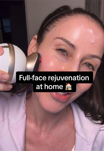 Innovative Full-Face Rejuvenation Tool for Home Use