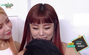 MAMAMOO GFRIEND INTERVIEW 180720 KBS Music Bank