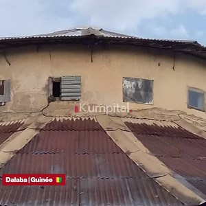 Sur les ruines de la case de Miriam Makeba à Dalaba 🇬🇳 Abandonnée à elle-même, elle se trouve dans un état de délabrement poussé. | KUMPITAL