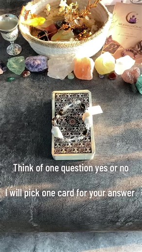 Page of Swords Reversed: Yes or No Tarot Card Reading 🔮