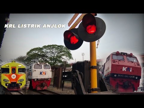 Gak ada sepinya perlintasan kereta api krl saat anjlok di jakarta kota, commuter line baru crrc