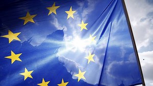 Quels sont les symboles de l’Union européenne (drapeau, hymne, euro, devise, 9 mai) ?