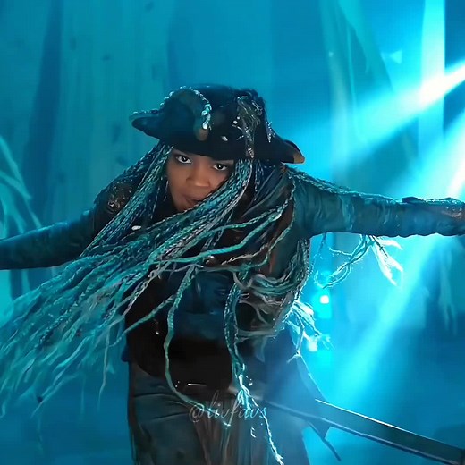 What's my name? - China McClain #descendants2 #descendants3 #descendants #descendentesedit #whatsmyname #whatsmynamedescendants2 #letrasdemúsicas #chinaannemcclain #chinamcclain #umadescendants #disneyplusvoices #disneyplus #livfavs #lyrics #fromedits #overlaylyrics