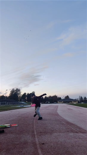 training😍😍🔥 #frisbee #discgolf #frisbeegolf #throw #discs #training #trainingday @PaloJesse