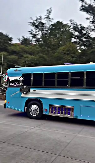 La Catracha: Innovación en Diseño de Buses en Honduras