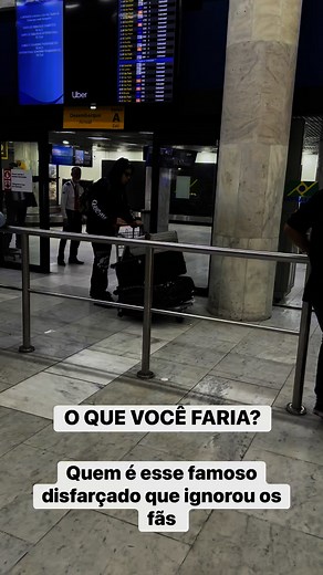 52K views · 145 reactions | Esse famoso chegou disfarçado e ignorou os fãs , o que você faria? #foryouシ #page #fypシ #viralreels #superreels | Caçador de famosos | Facebook