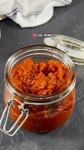 Slow cooker pumpkin butter https://cakewhiz.com/crockpot-pumpkin-butter-recipe/ | CakeWhiz.com