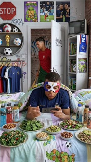 Mbappe Using His Nintendo Switch Secretly #ronaldo #cosplay