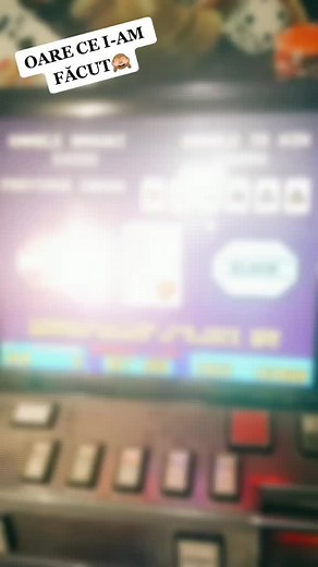 Slot Machine Game Action: Big Wins and Card Displays