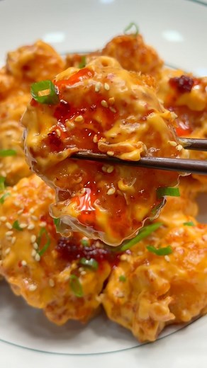 458K views · 57K reactions | Bang bang shrimp!! Order the chilli oils via link in bio!! Ingredients- Shrimp / prawns Salt&pepper Honey chilli Soy sauce Cornflour Water X Deep fry X Mayonnaise Honey chilli Line juice Scallion Sesame seeds . . . . . . . . . . . #bangbangshrimp #shrimp #chillioil #prawn #hothoney | ramanokram | Facebook