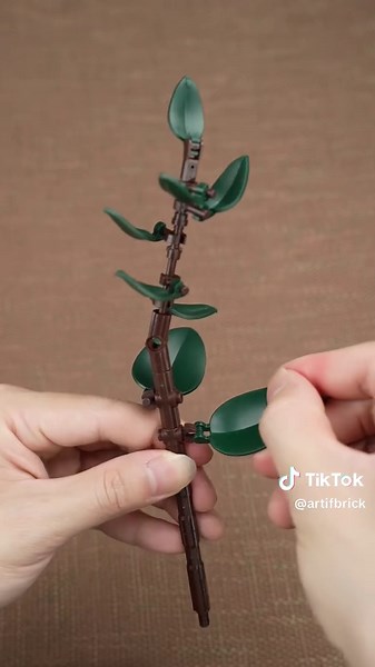 Gothic Table Decor Ideas with Red Roses