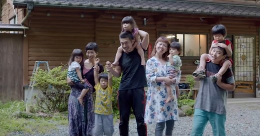 Polygamy illegal in Japan, but 1 man & his 2 'wives' publicly living best lives with 6 children