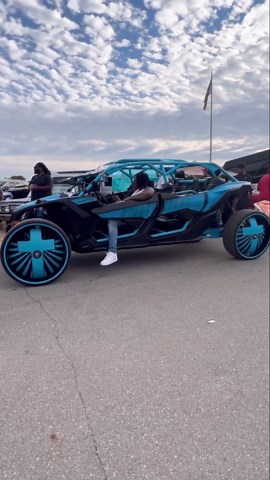 Blue Side-By-Side on 28’s DUB Blessed Floaters At Midwest Fest Carshow