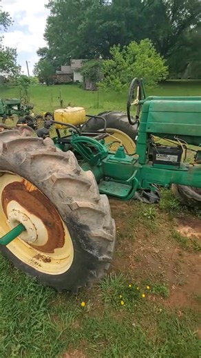 24K views · 541 reactions | Let's walk around the John Deere 40T tractors. Farmerjohn #johndeere #tractor #dozer Part 2 | Farmer Johns Parts | Facebook