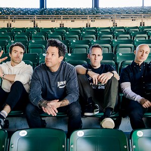 Jul 23, 2004: Simple Plan at Waukesha County Expo Center Waukesha, Wisconsin, United States | Concert Archives