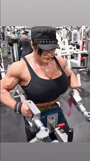 BIG NATALIA Training and Posing