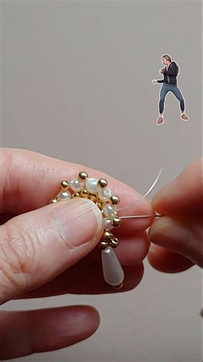 DIY elegant jewelery set. DIY necklace. DIY earrings #beadsjewelry #beadingtutorial #beading #womenjewelry #DIYnecklace #diyearrings | Beaded jewelry tutorials