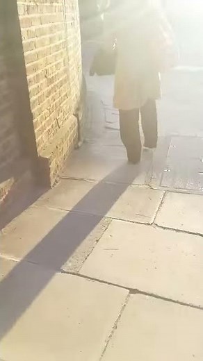 Polio lady in london