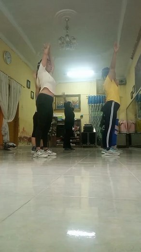 anak Zumba pasti Tau Rasanya.. bukankah begitu teman²?! #reelsfypViral #senamZumba #jangkauanluas @sorotan | Ratna Putri Dewi